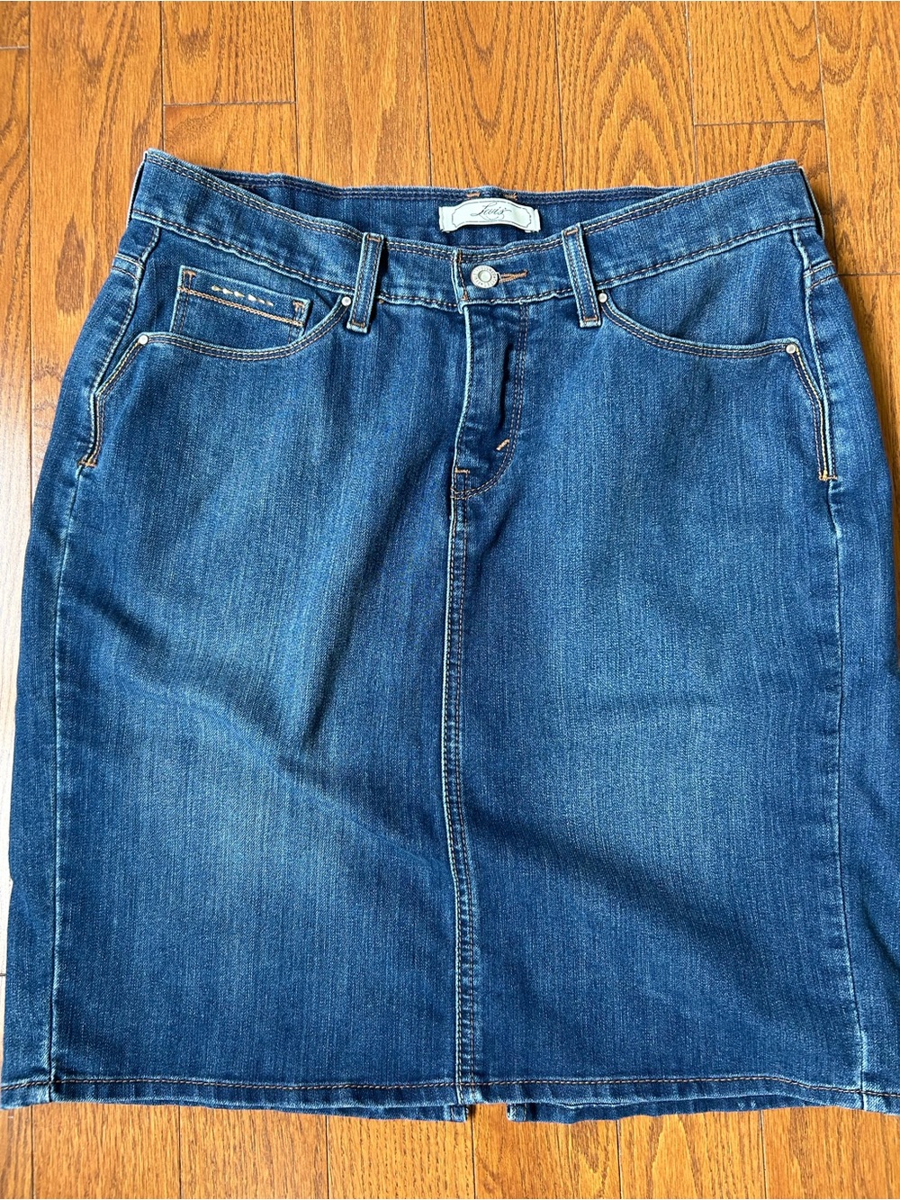 Levi's Blue Denim Skirt - Classic Midwash